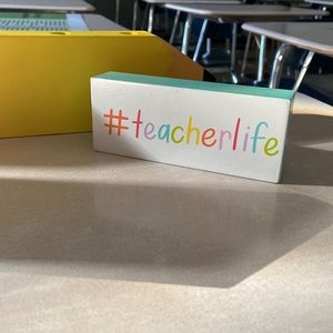 #TeacherLife Mini Classroom Desk Decor